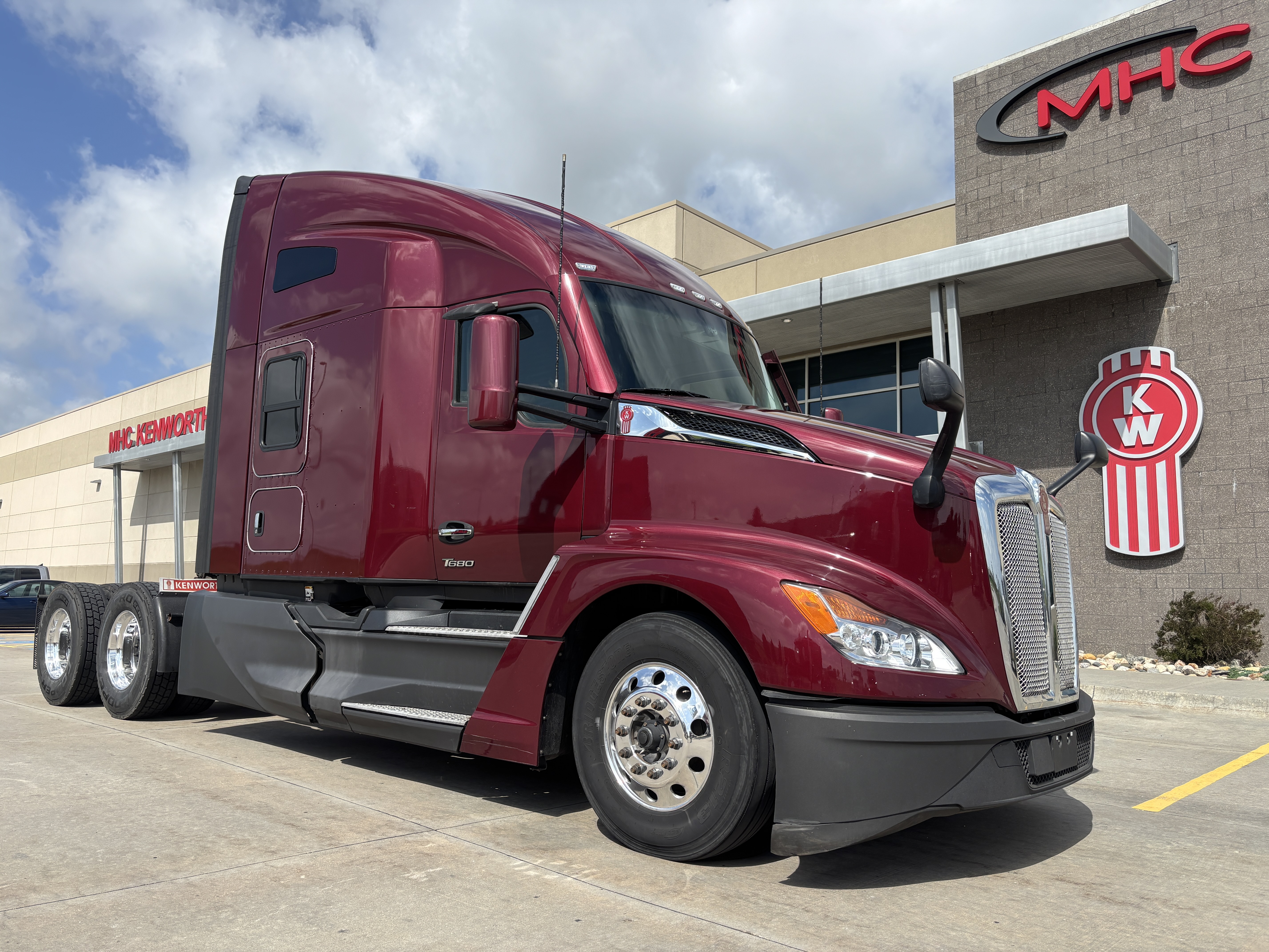 2023 KENWORTH T680 in Omaha, NE