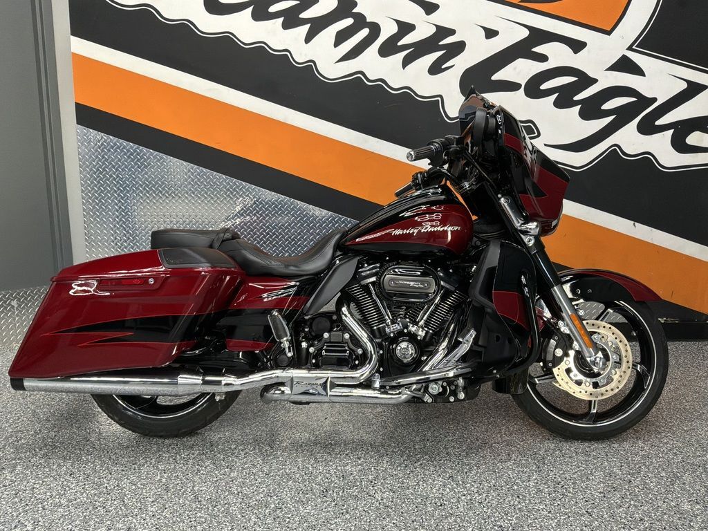 2017 Harley-Davidson® FLHXSE - CVO Street Glide® CVO in Denver, CO