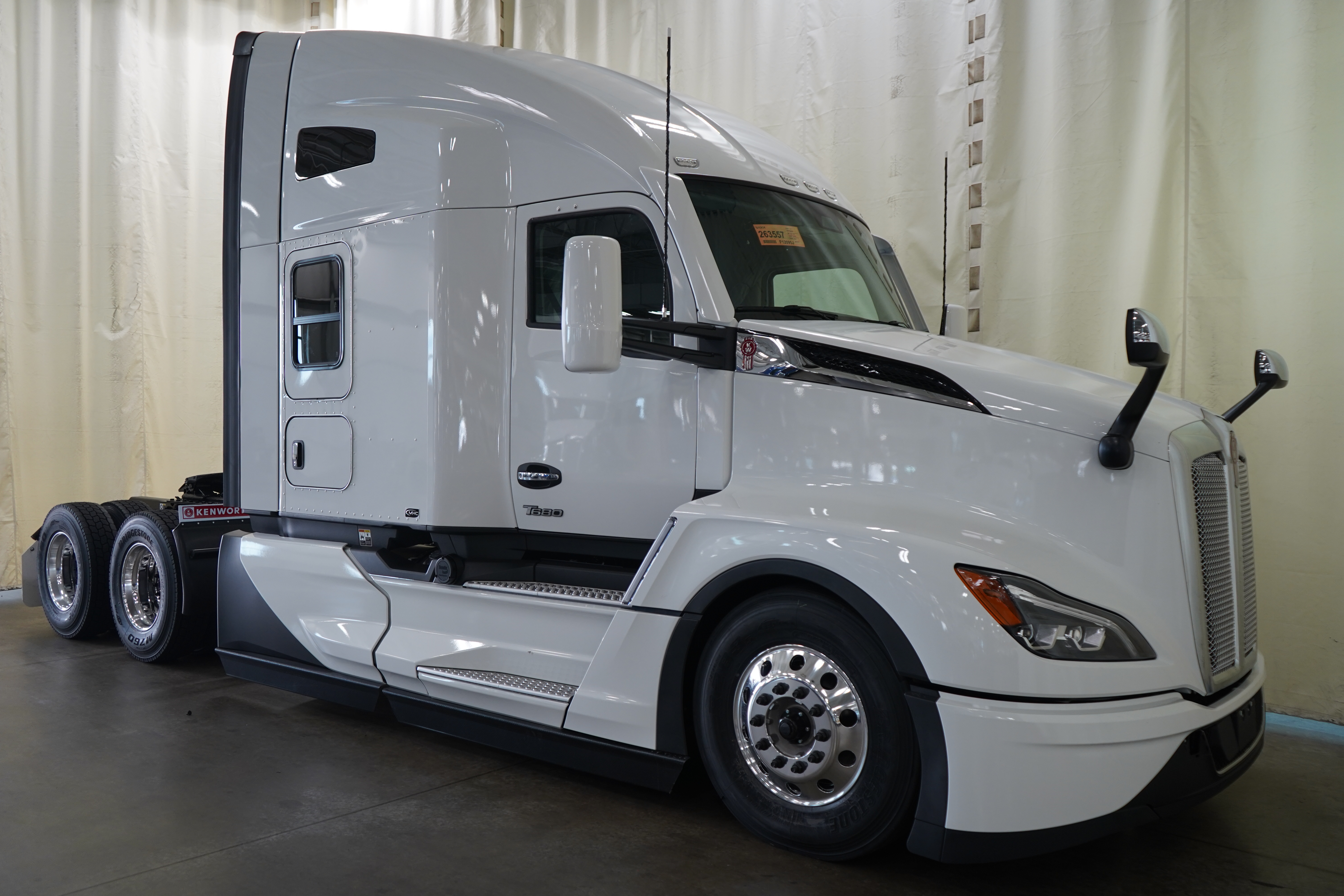 2027 KENWORTH T680 in Joplin, MO