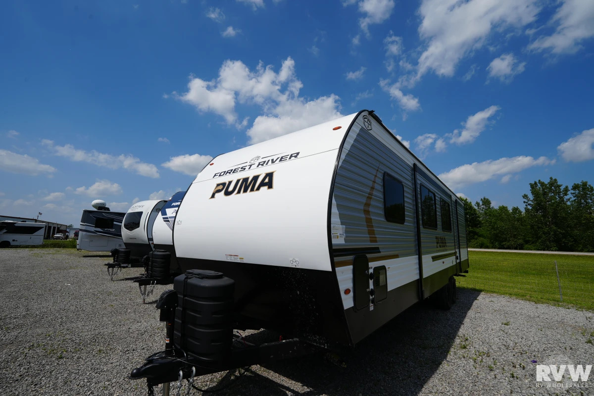 2027 Palomino Puma Camping Edition Tandem Axle Travel Trailer 305BHCE in lakeview OH