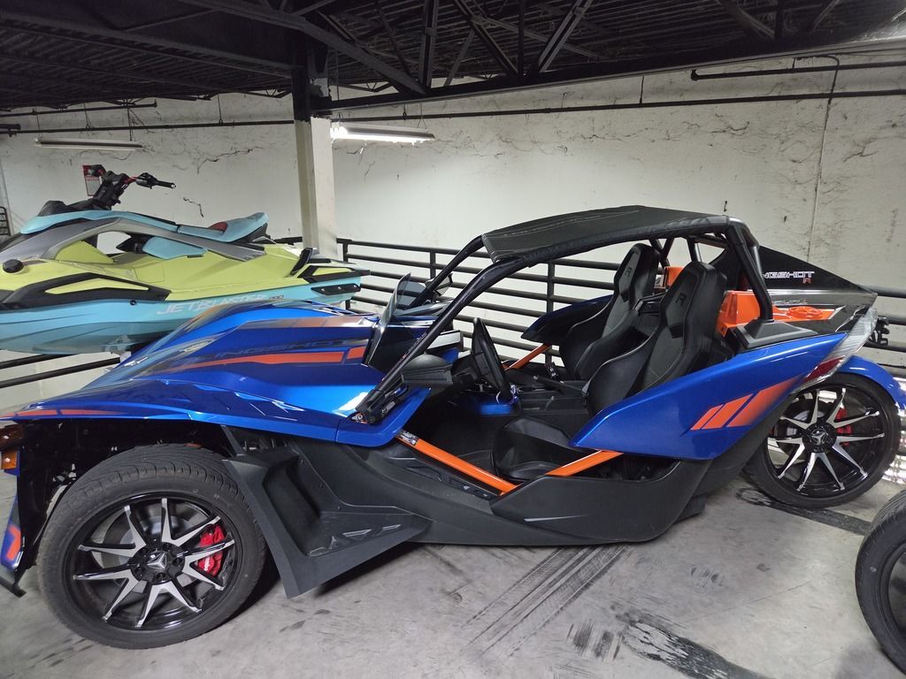 2024 Polaris Slingshot® Slingshot® R Radar Blue Fade R in Beaumont, TX