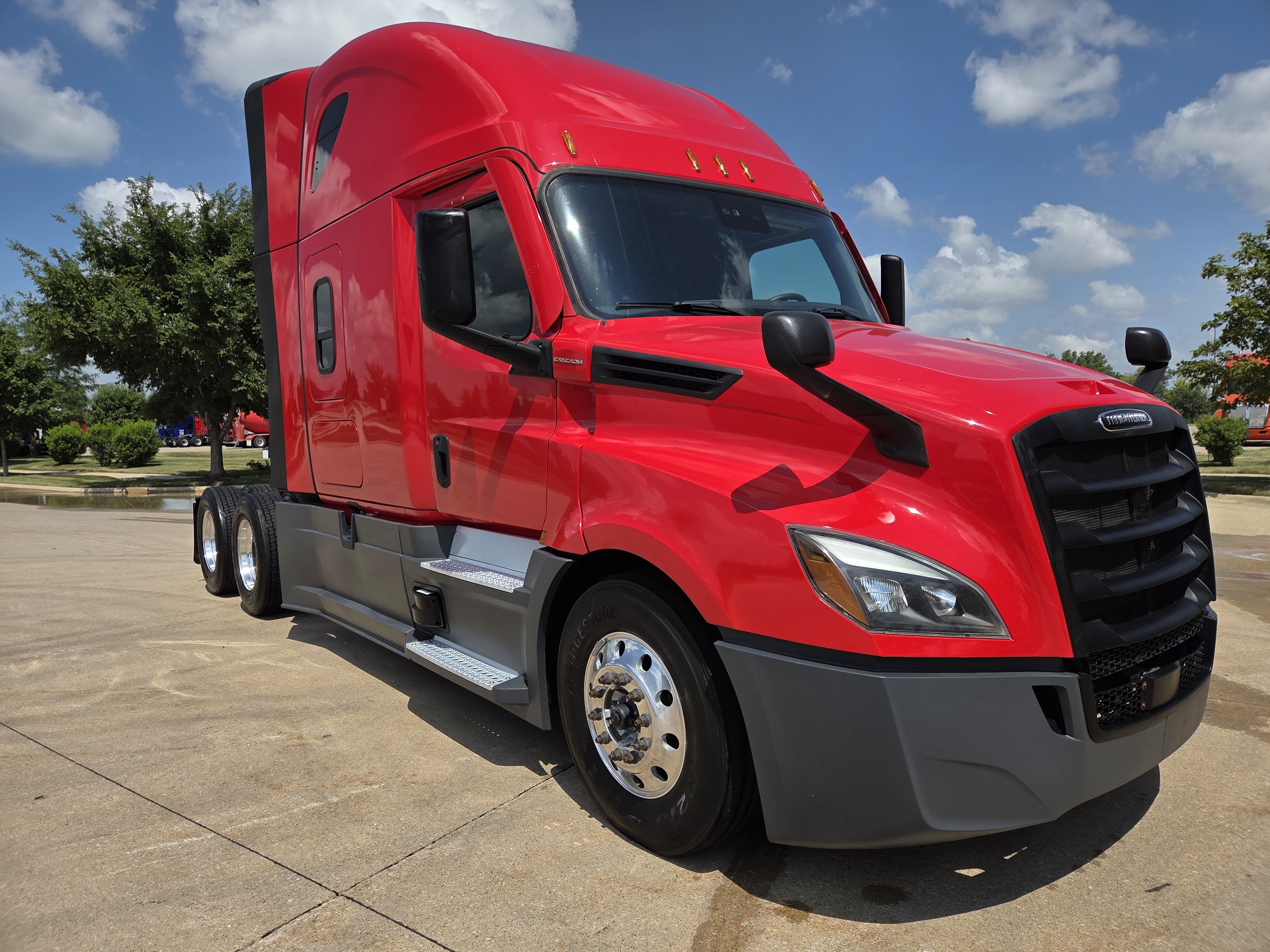 2024 FREIGHTLINER CASCADIA 126 in Cedar Rapids, IA
