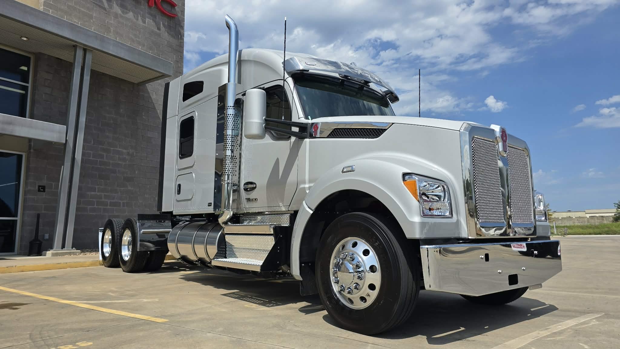 2027 KENWORTH T880S PH in Springdale, AR