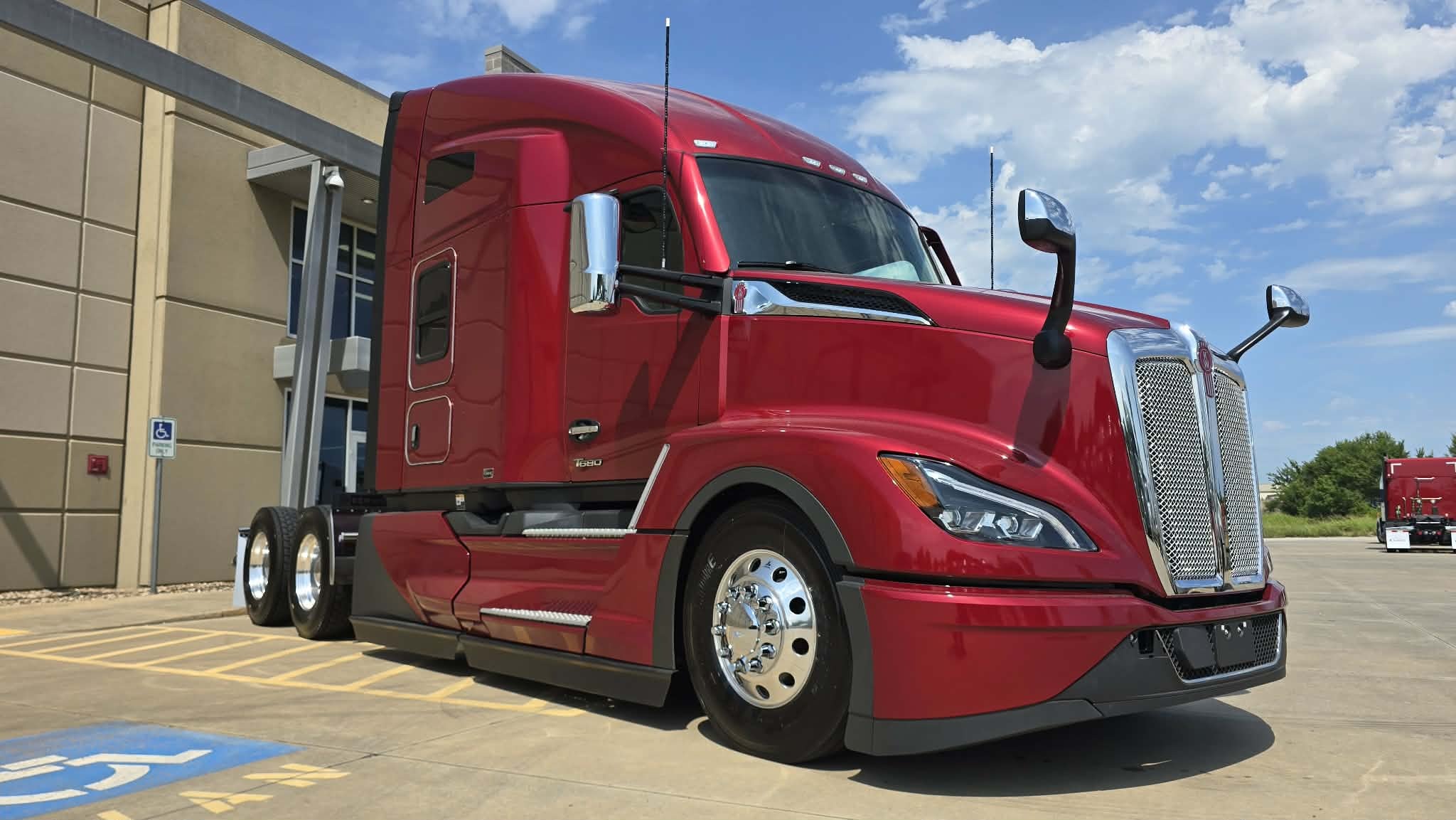 2027 KENWORTH T680 in Springdale, AR