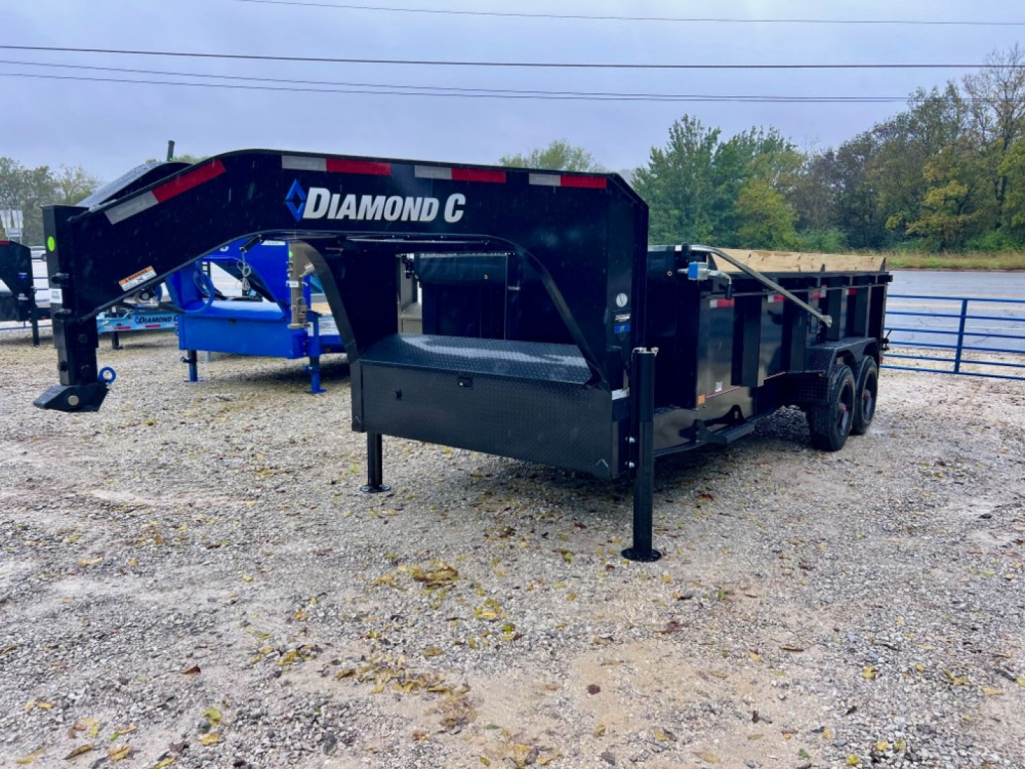 2026 Diamond C Trailers 23K LPT 210-GN Package 16'X82" in Fayetteville, AR
