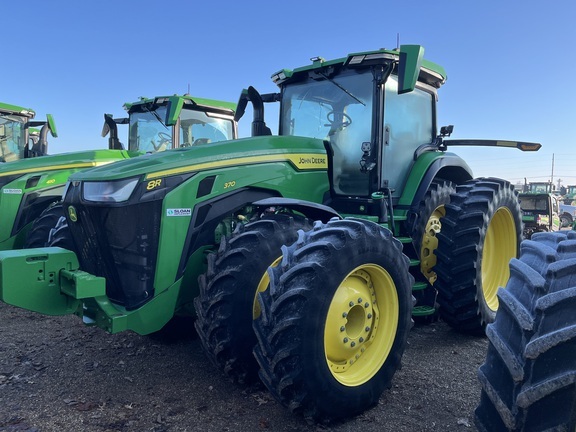 2023 John Deere 8R 370 in Vandalia, IL