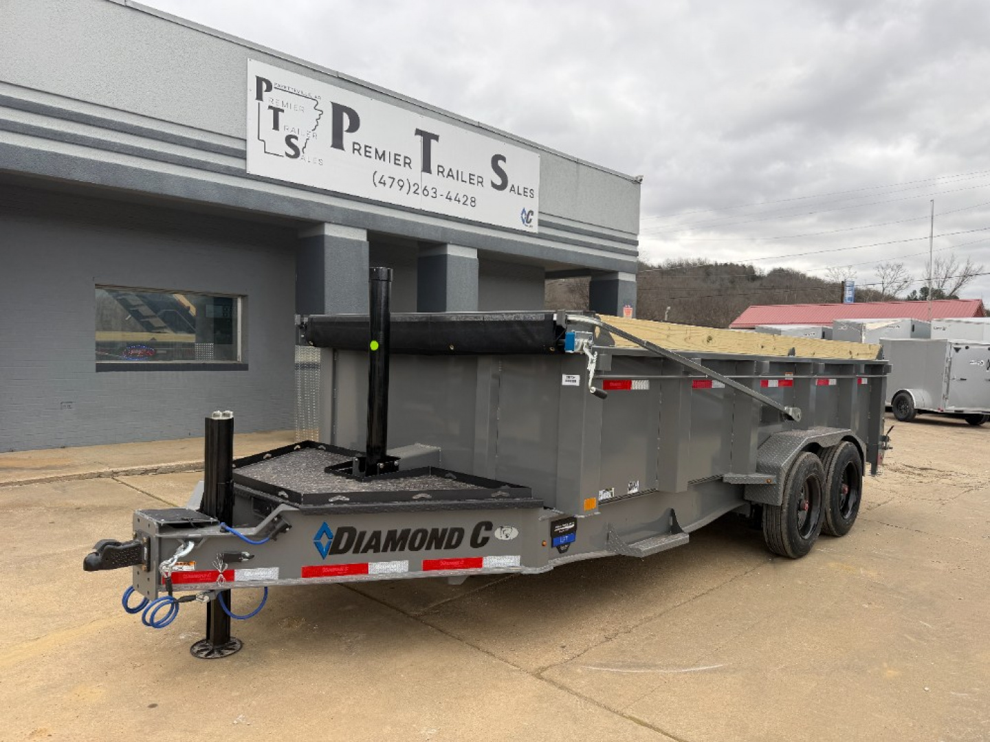 2026 Diamond C Trailers 18K LPT 208 Package 16'X81" Pacesetter Edition in Fayetteville, AR