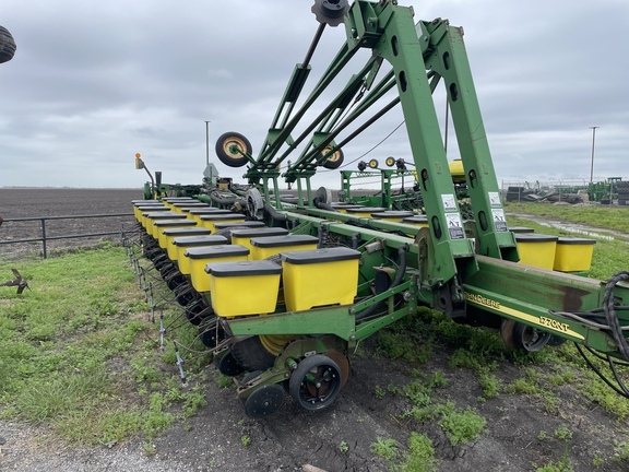 2004 John Deere 1770NT in Robstown, TX