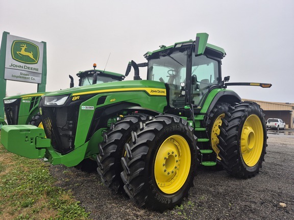 2023 John Deere 8R 410 in Litchfield, IL