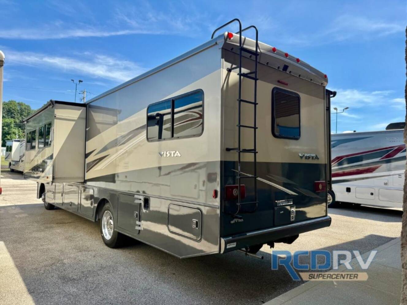 A photo of this 2022 Winnebago Vista 35U