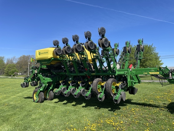 2023 John Deere 1795 in Wooster, OH