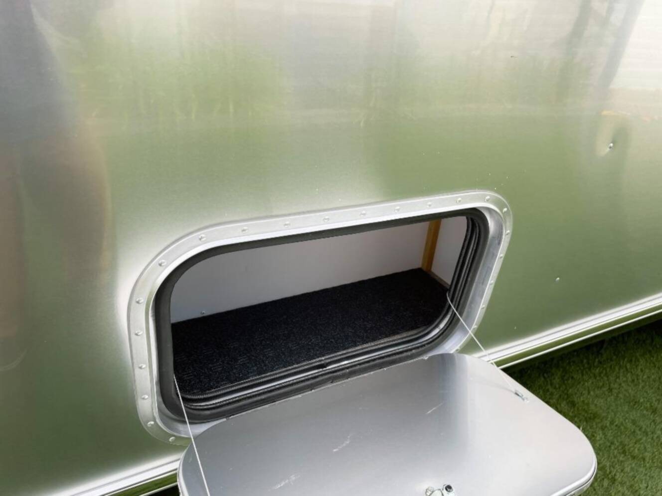 A photo of this 2026 Airstream Flying Cloud 25FBT