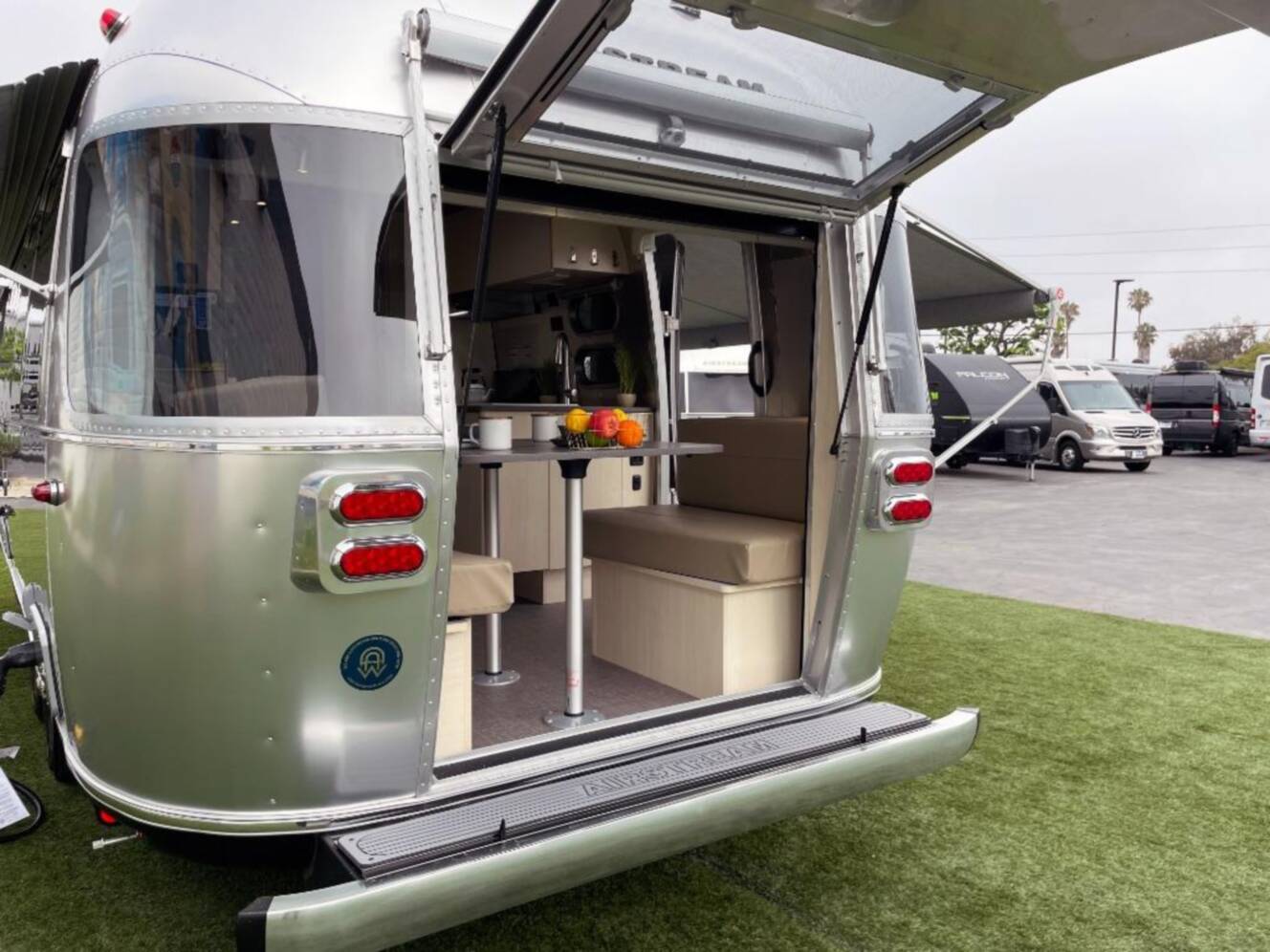 A photo of this 2026 Airstream Flying Cloud 25FBT
