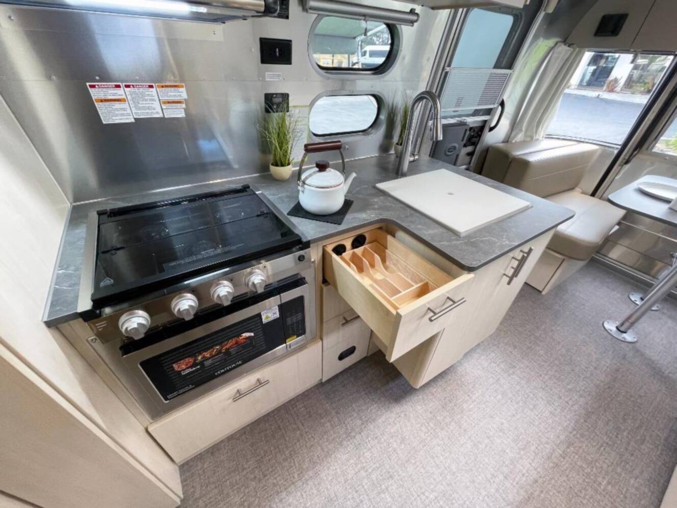 A photo of this 2026 Airstream Flying Cloud 25FBT