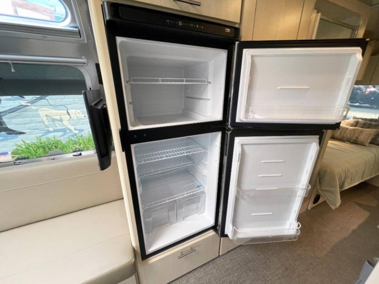 A photo of this 2026 Airstream Flying Cloud 25FBT