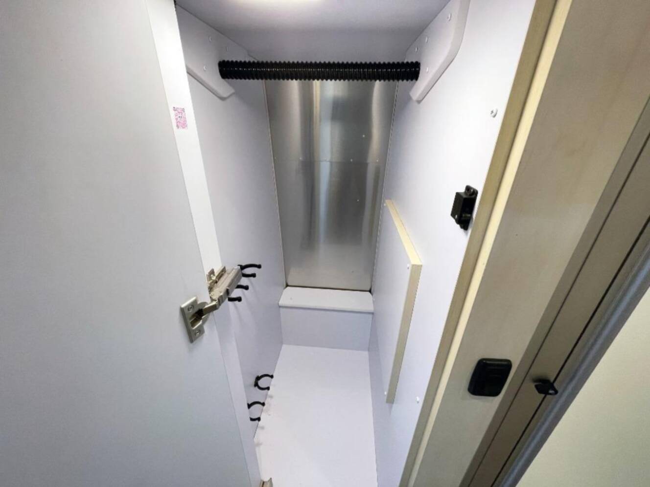 A photo of this 2026 Airstream Flying Cloud 25FBT