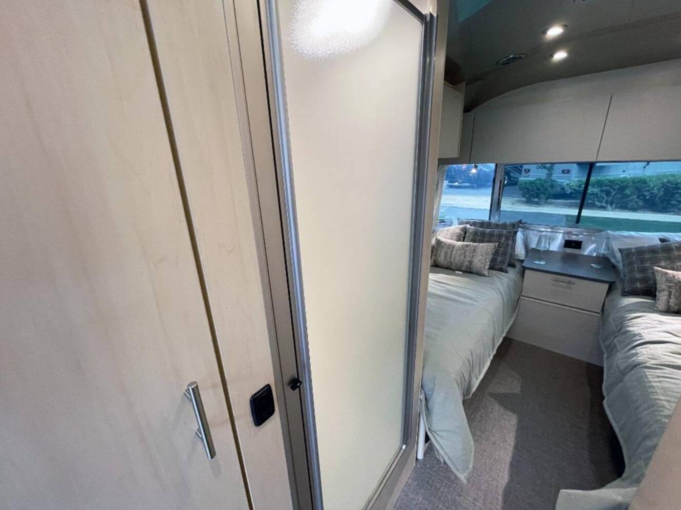 A photo of this 2026 Airstream Flying Cloud 25FBT