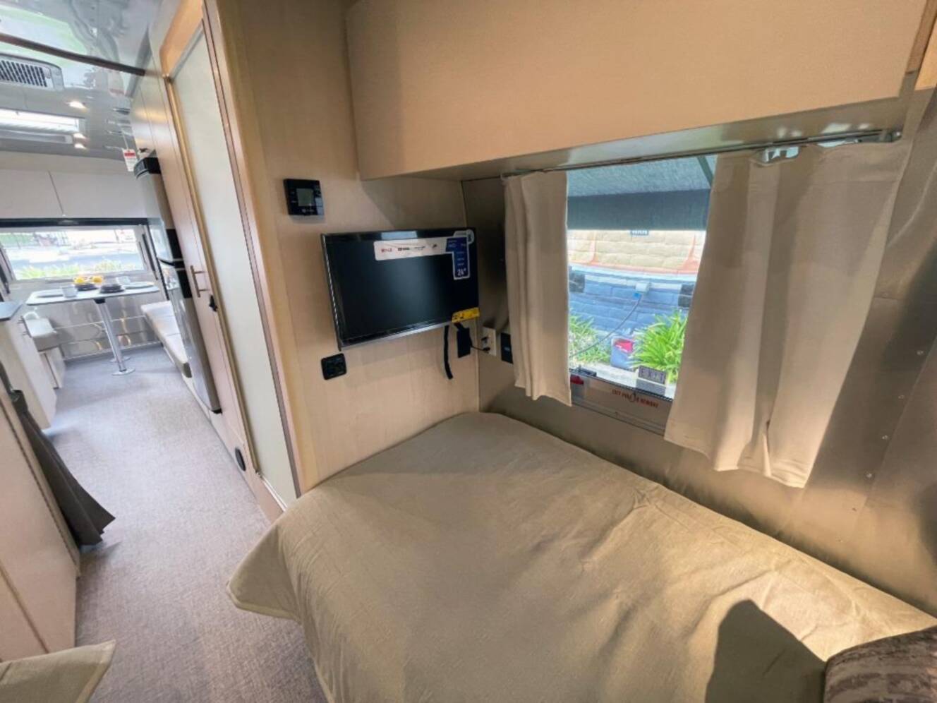A photo of this 2026 Airstream Flying Cloud 25FBT