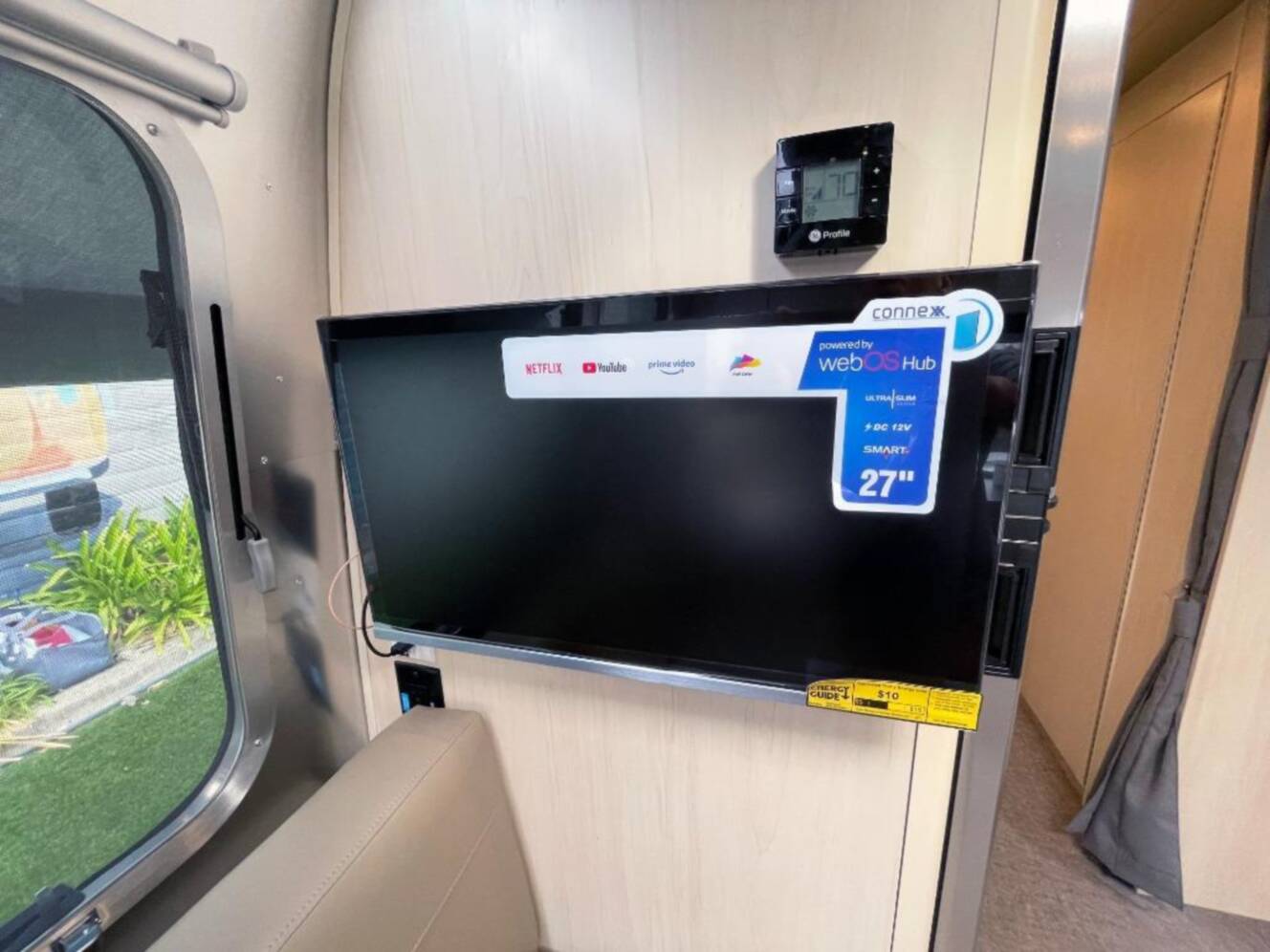 A photo of this 2026 Airstream Flying Cloud 25FBT