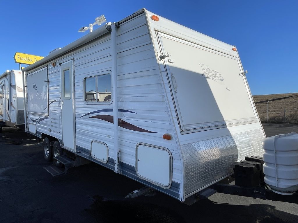 2004 Thor Motor Coach Thor Tahoe 18DT in lancaster CA