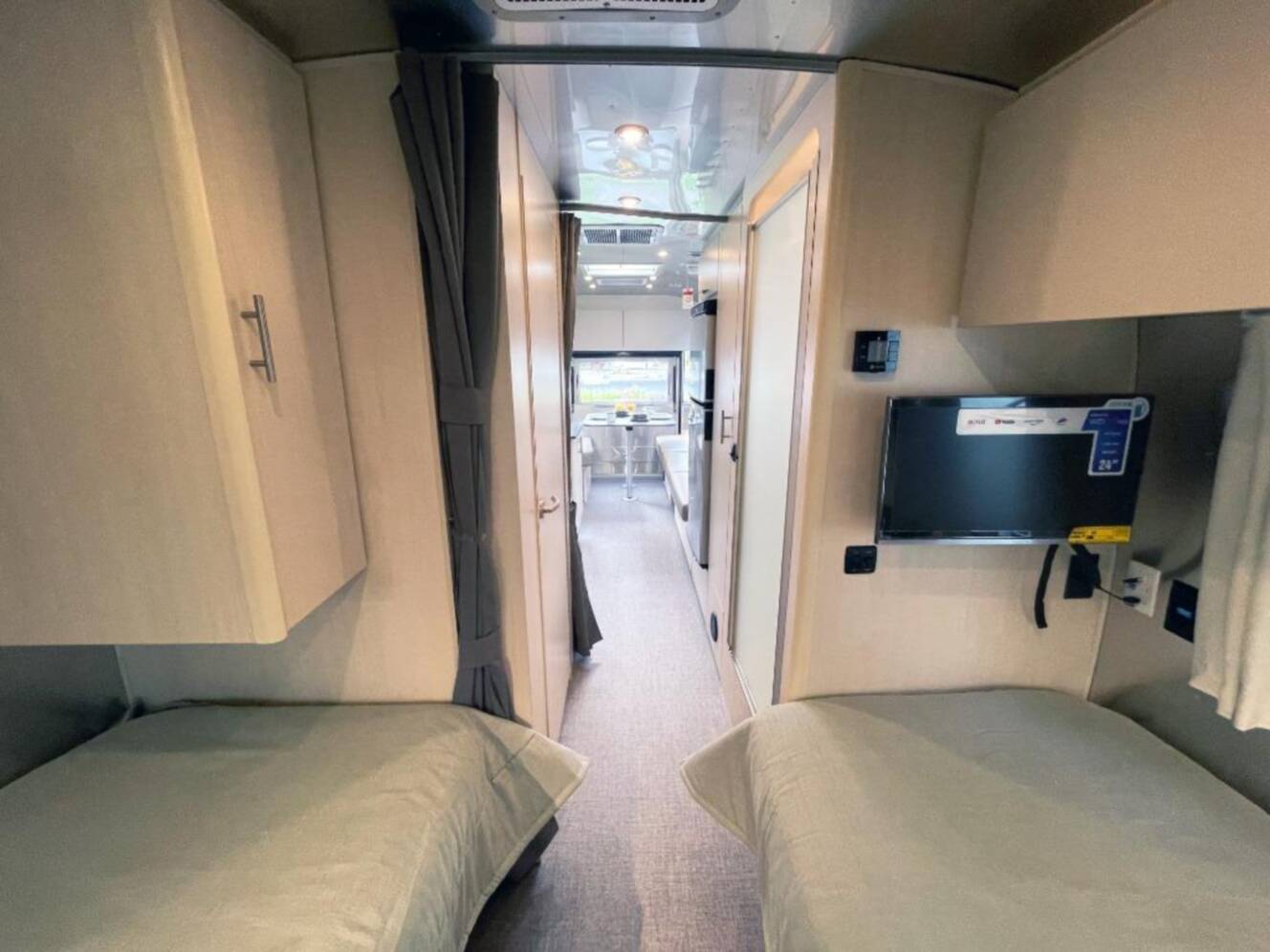 A photo of this 2026 Airstream Flying Cloud 25FBT