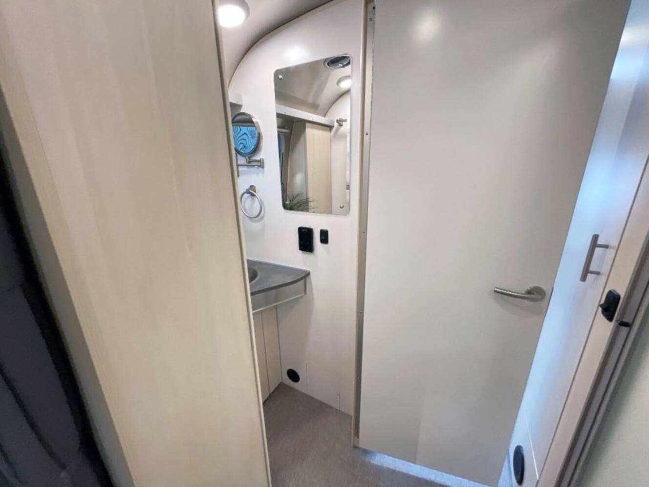 A photo of this 2026 Airstream Flying Cloud 25FBT