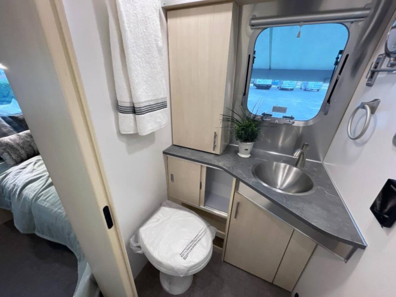 A photo of this 2026 Airstream Flying Cloud 25FBT