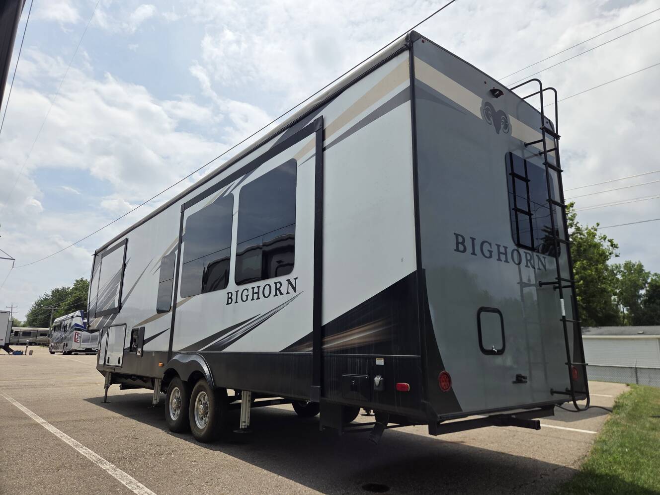A photo of this 2022 Heartland Bighorn BH 3120 RK