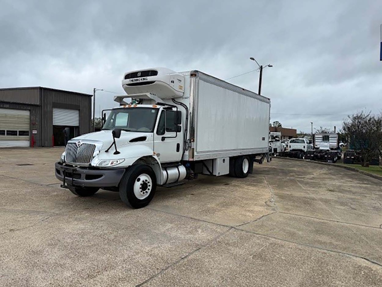 2019 INTERNATIONAL 4300 in Columbus, MS