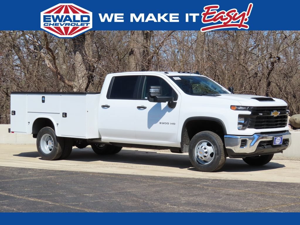 2026 CHEVROLET Silverado 3500HD CC in Oconomowoc, WI