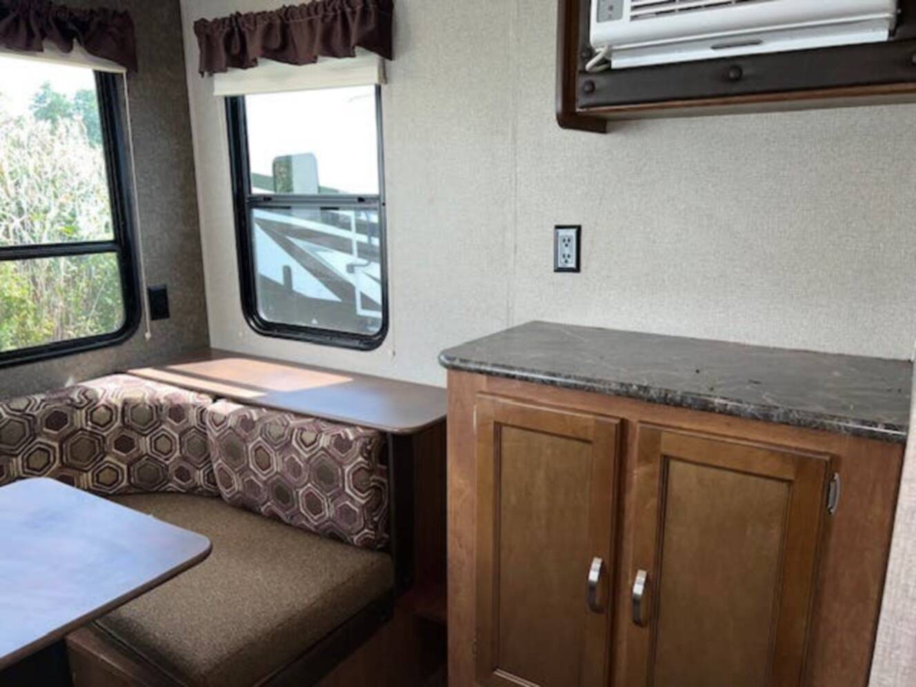 A photo of this 2018 Keystone Springdale Summerland Mini 1750RD Front East-West Queen