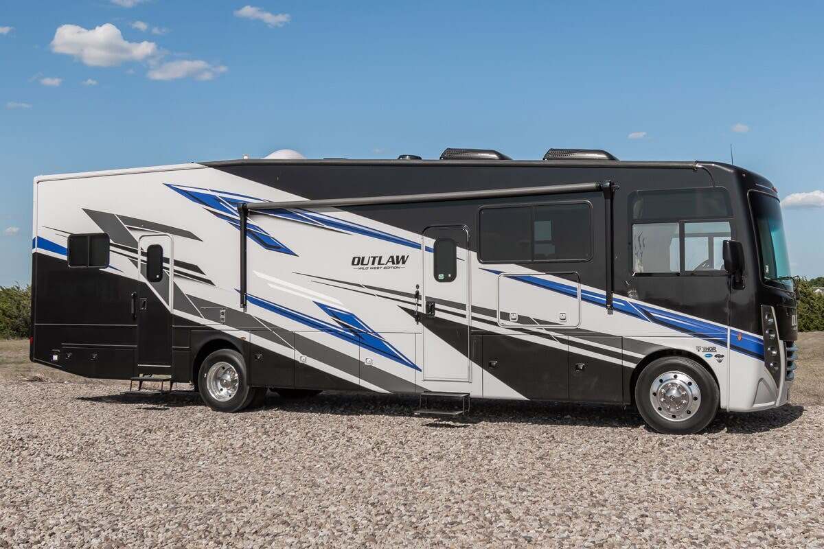 2025 Thor Motor Coach Outlaw 38K 38KB in alvarado TX