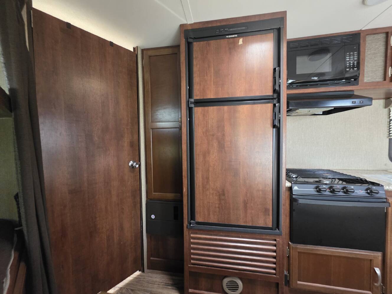 A photo of this 2018 Keystone Passport Ultra Lite Express 239ML
