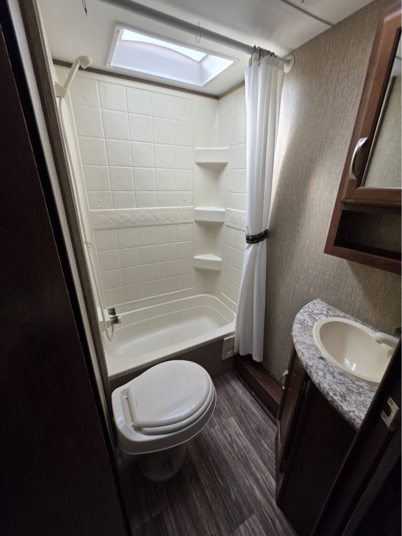 A photo of this 2018 Keystone Passport Ultra Lite Express 239ML