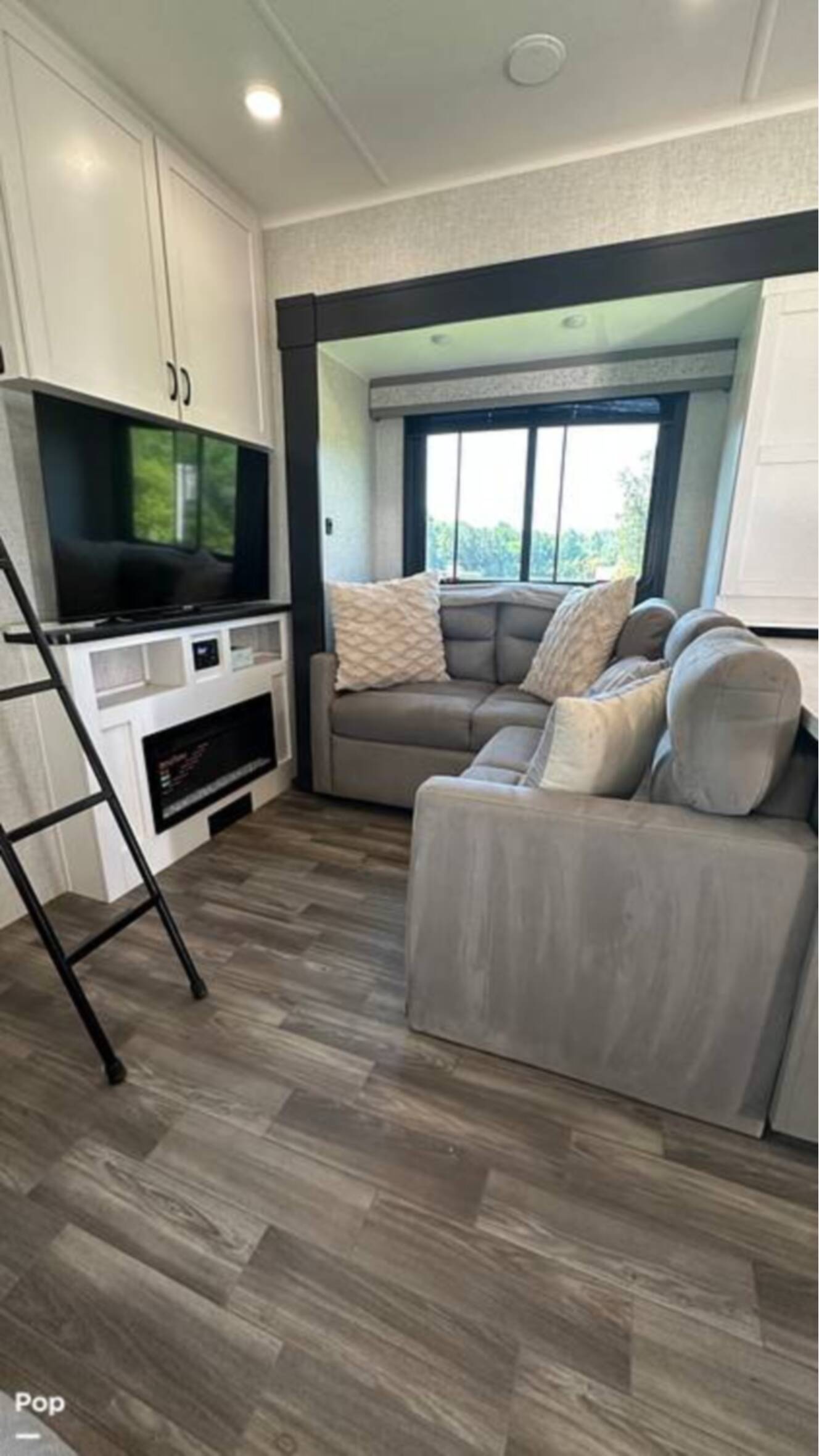 A photo of this 2025 Jayco Seismic 395