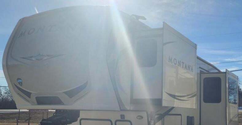 2019 Keystone Rv Co MONTANA 3701LK in early TX