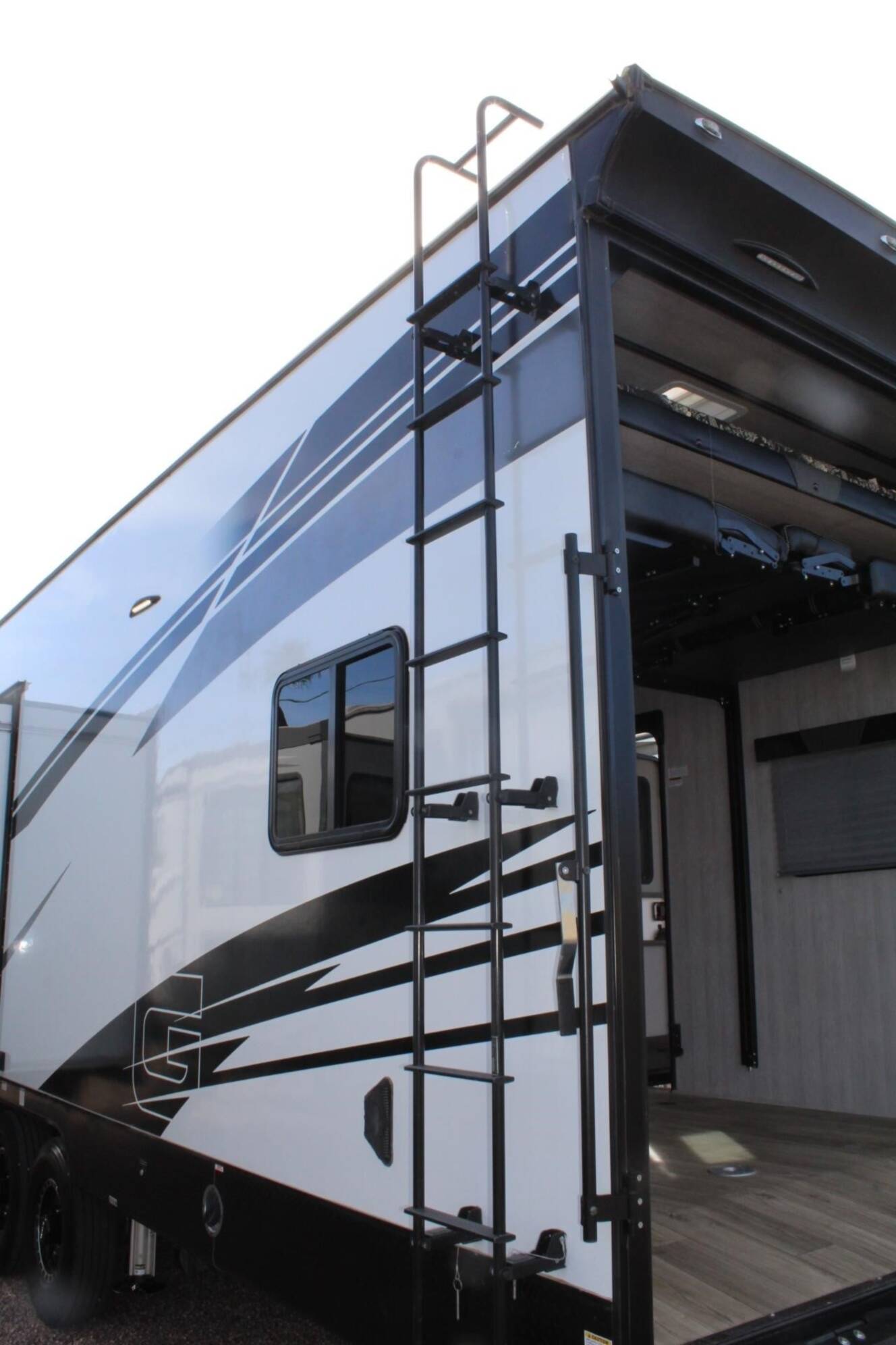 A photo of this 2024 Genesis Supreme GENESIS GCK405