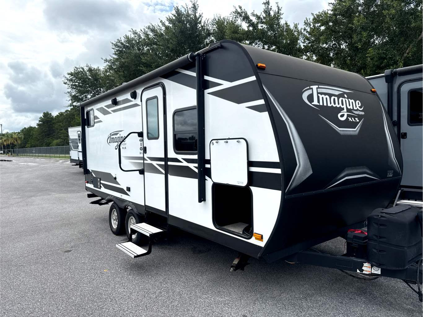 2019 Grand Design Imagine XLS 19BWE RV