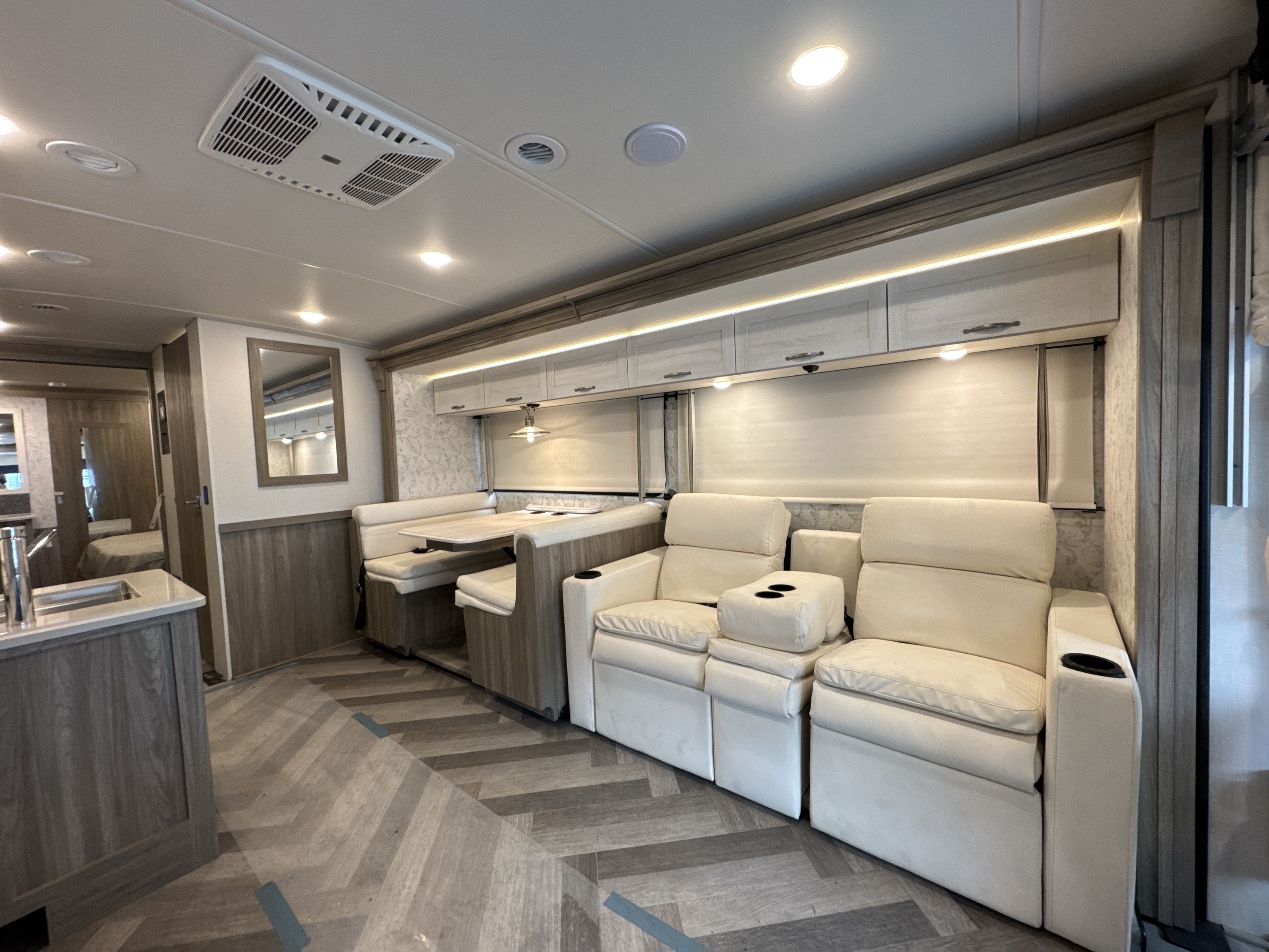 2025 Winnebago ADVENTURER 36Z in kingston NY