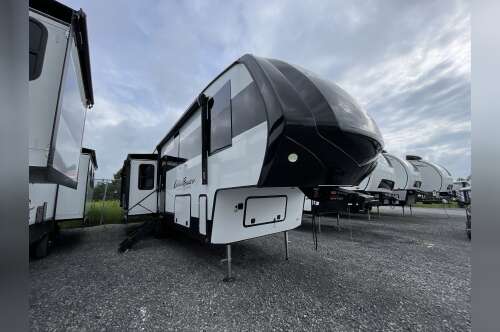 2026 Dutchmen EDDIE BAUER SUMMIT 3210RL in cicero NY