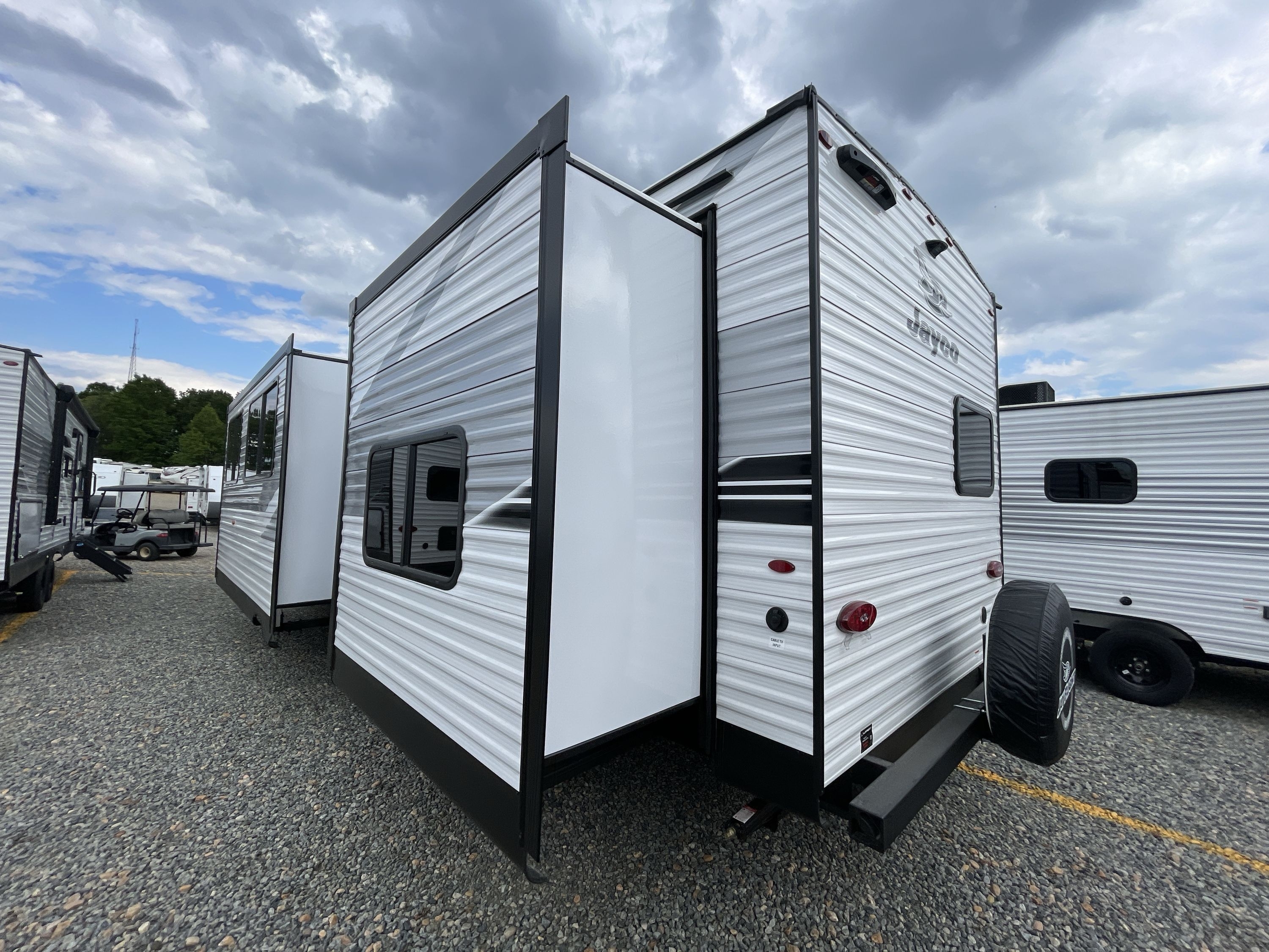 2026 Jayco JAY FLIGHT SLX 321BDS 324BDS in thornburg VA