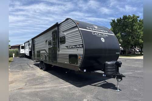 2027 Coachmen CATALINA LEGACY 273DBHCK in sturtevant WI