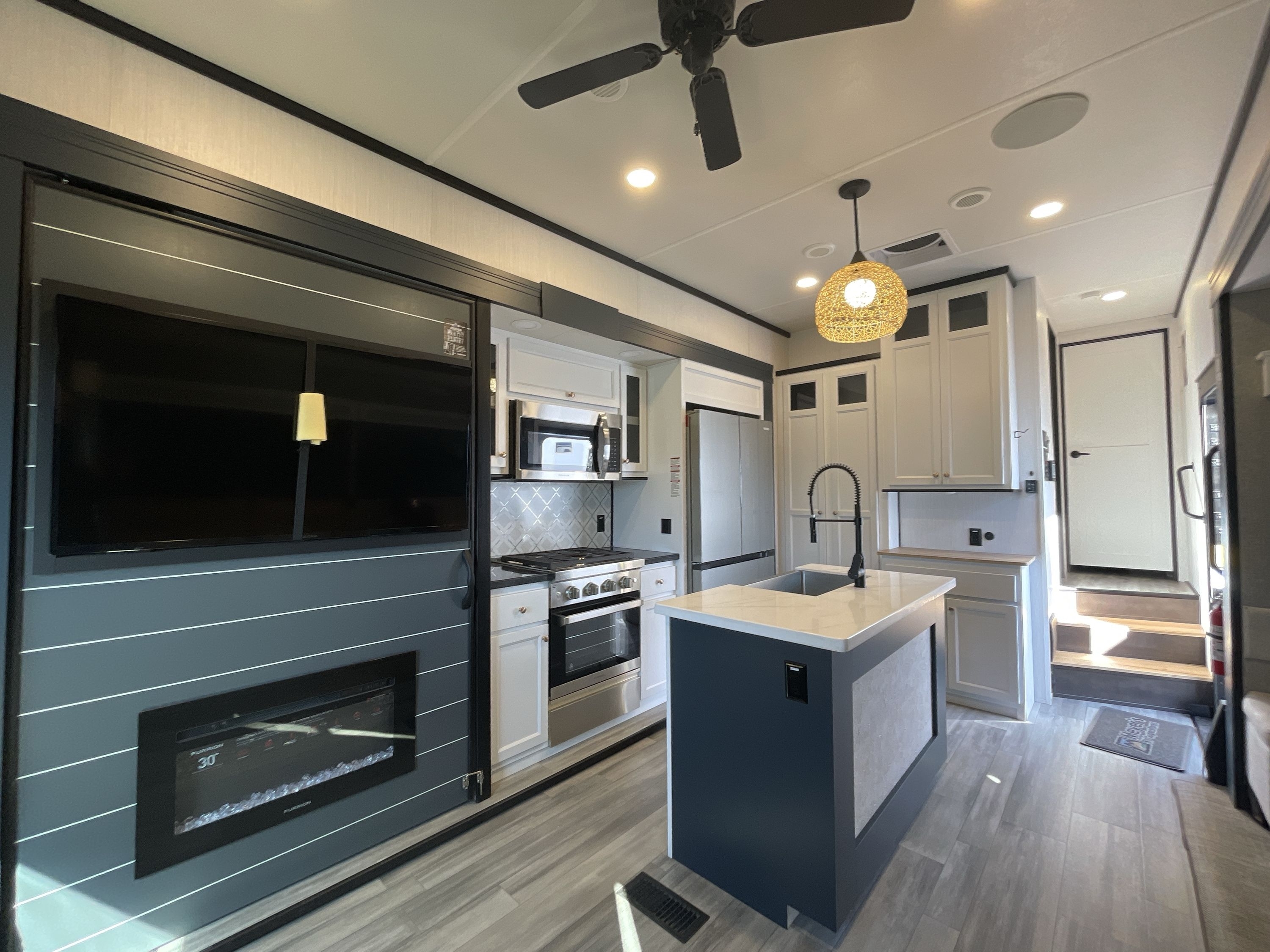 2024 Forest River CEDAR CREEK EXPERIENCE 2925RL in hamburg PA