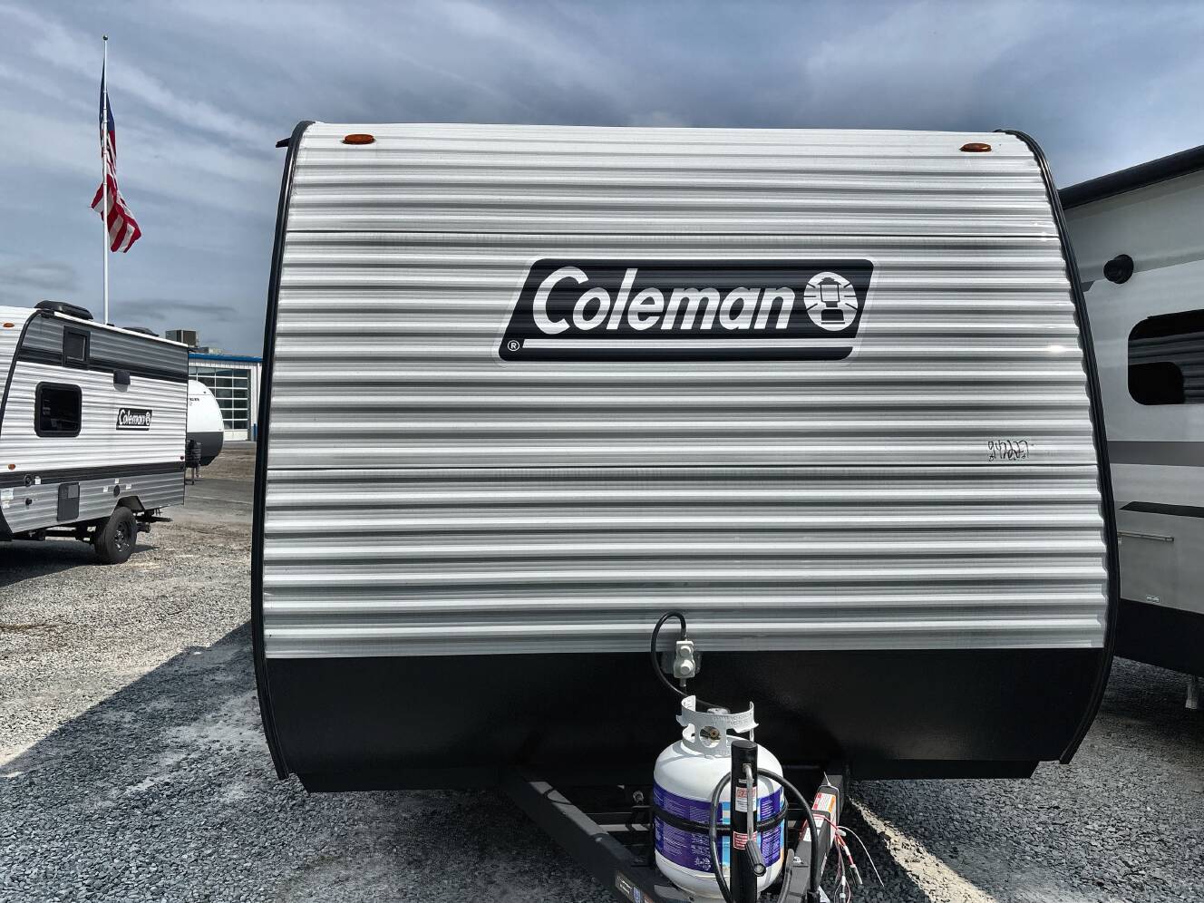 A photo of this 2027 Keystone COLEMAN 17B