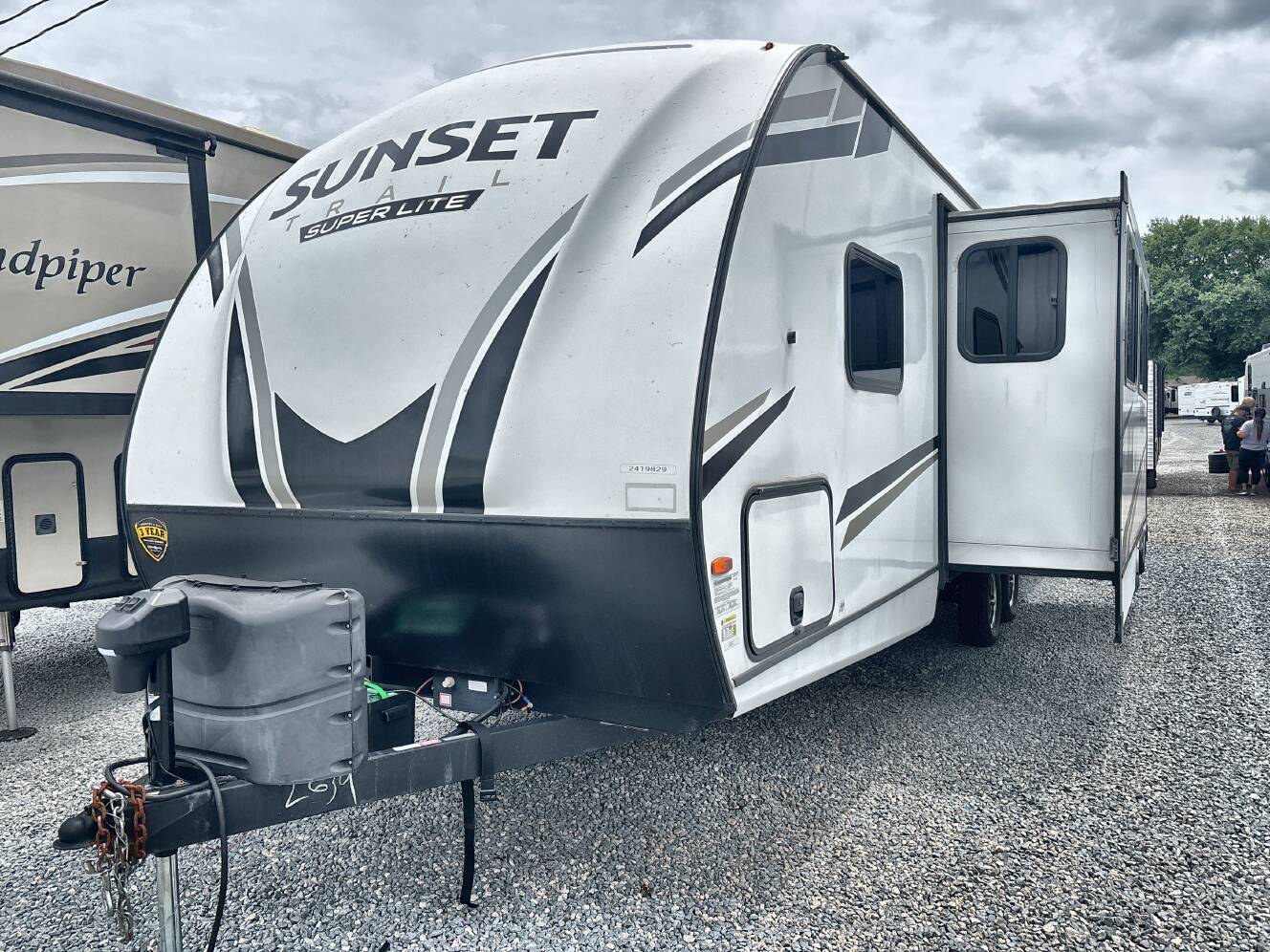 A photo of this 2022 Crossroads SUNSET TRAIL 253RB