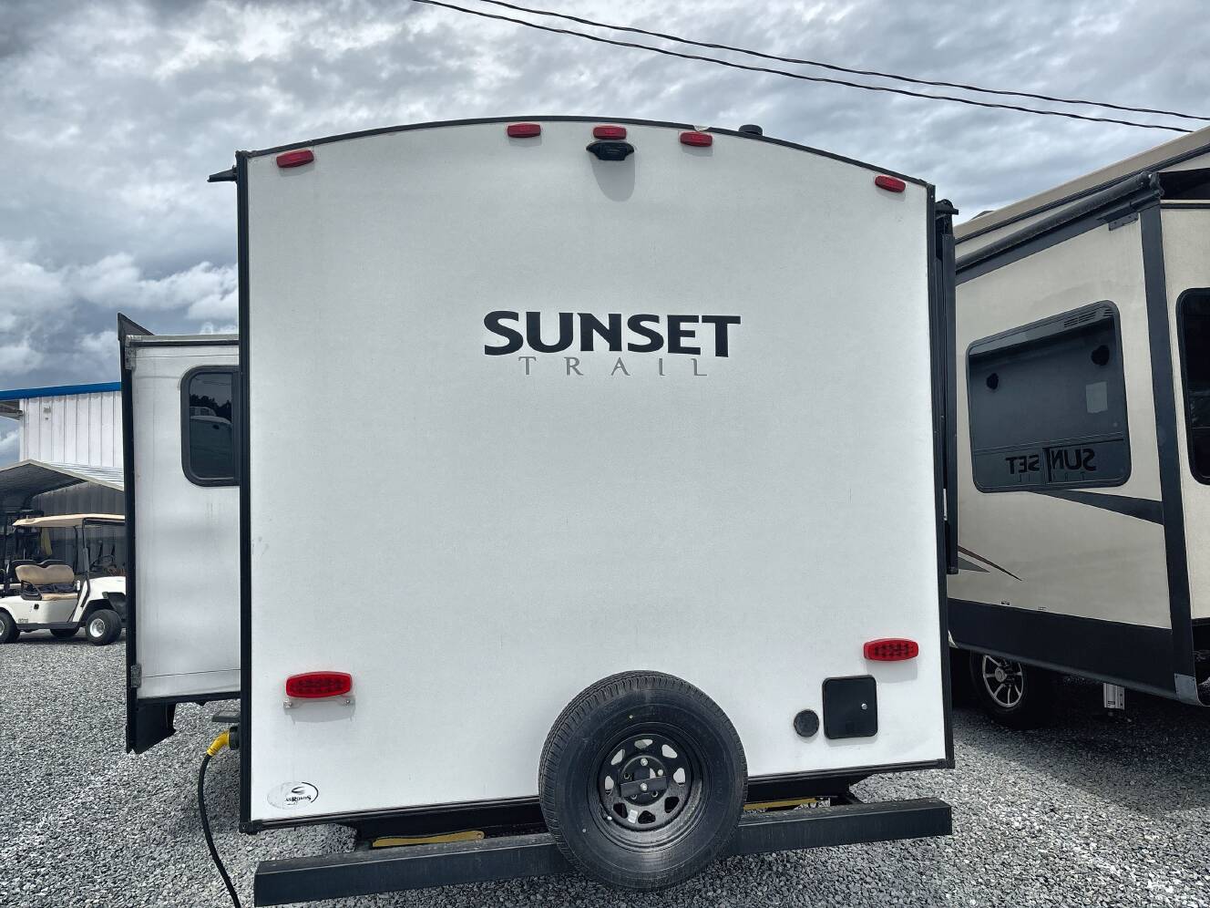 A photo of this 2022 Crossroads SUNSET TRAIL 253RB