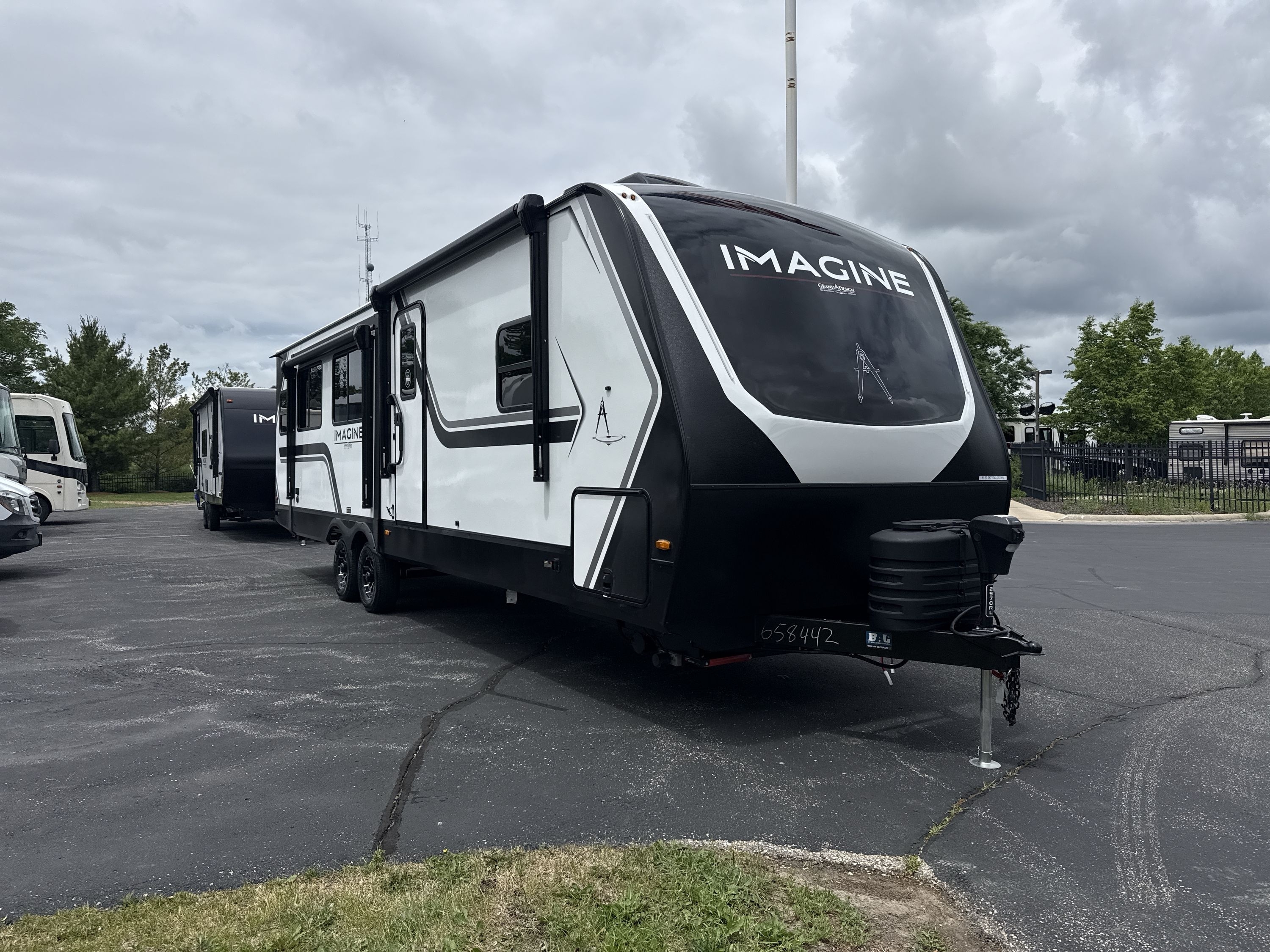 2027 Grand Design IMAGINE 2970RL in sturtevant WI