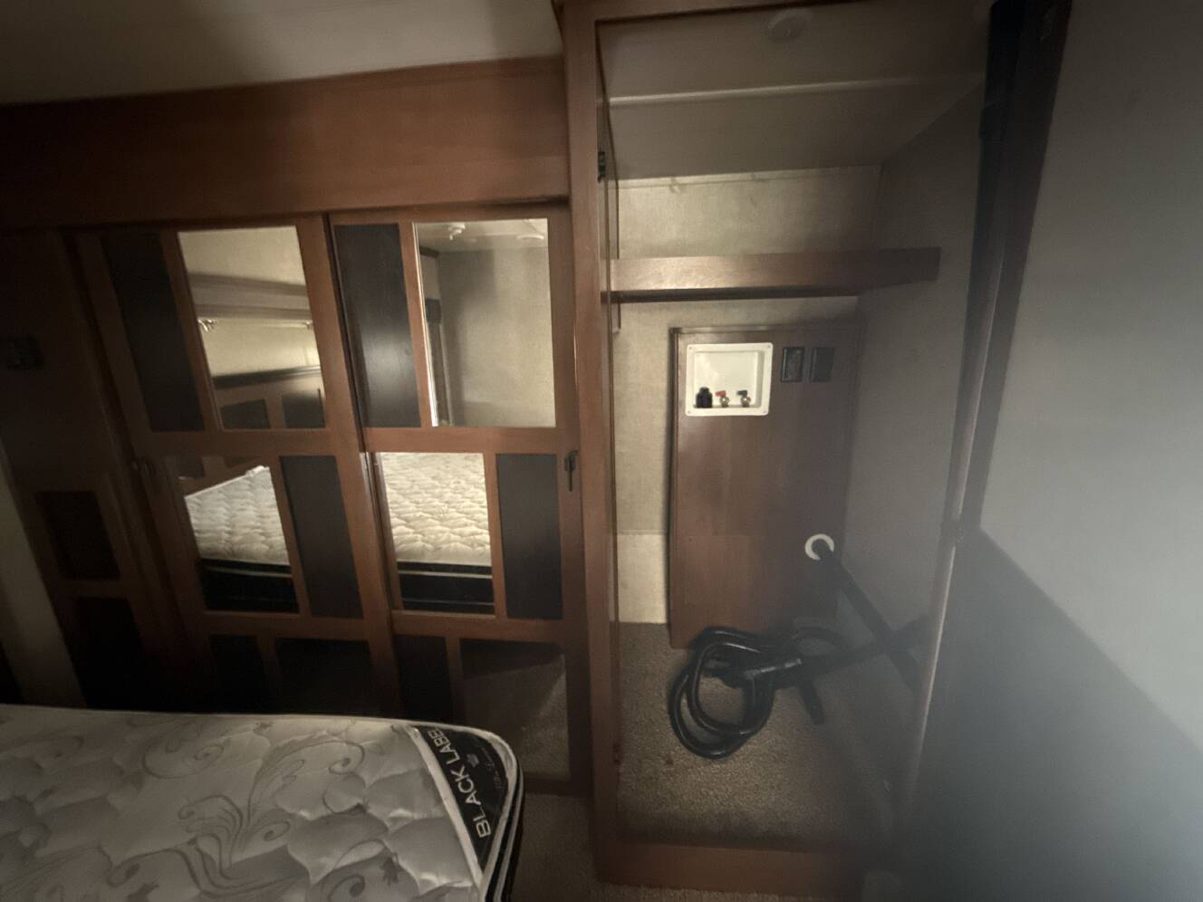 A photo of this 2016 Heartland OAKMONT 390MBL