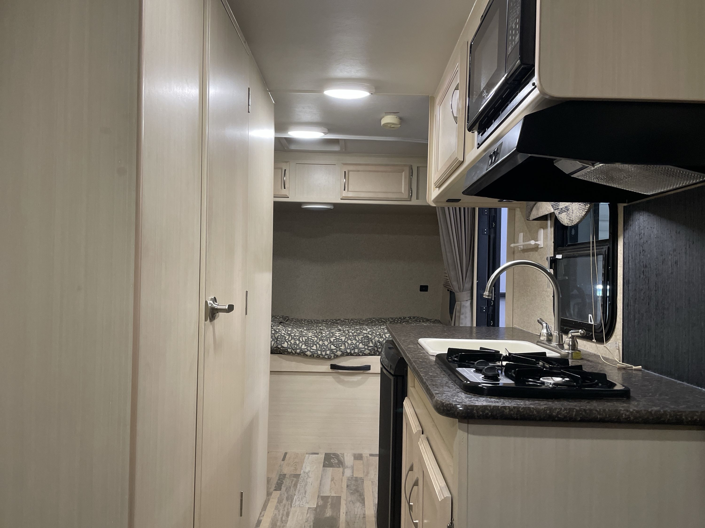 2018 Winnebago MICRO MINNIE 1705RD in golden CO