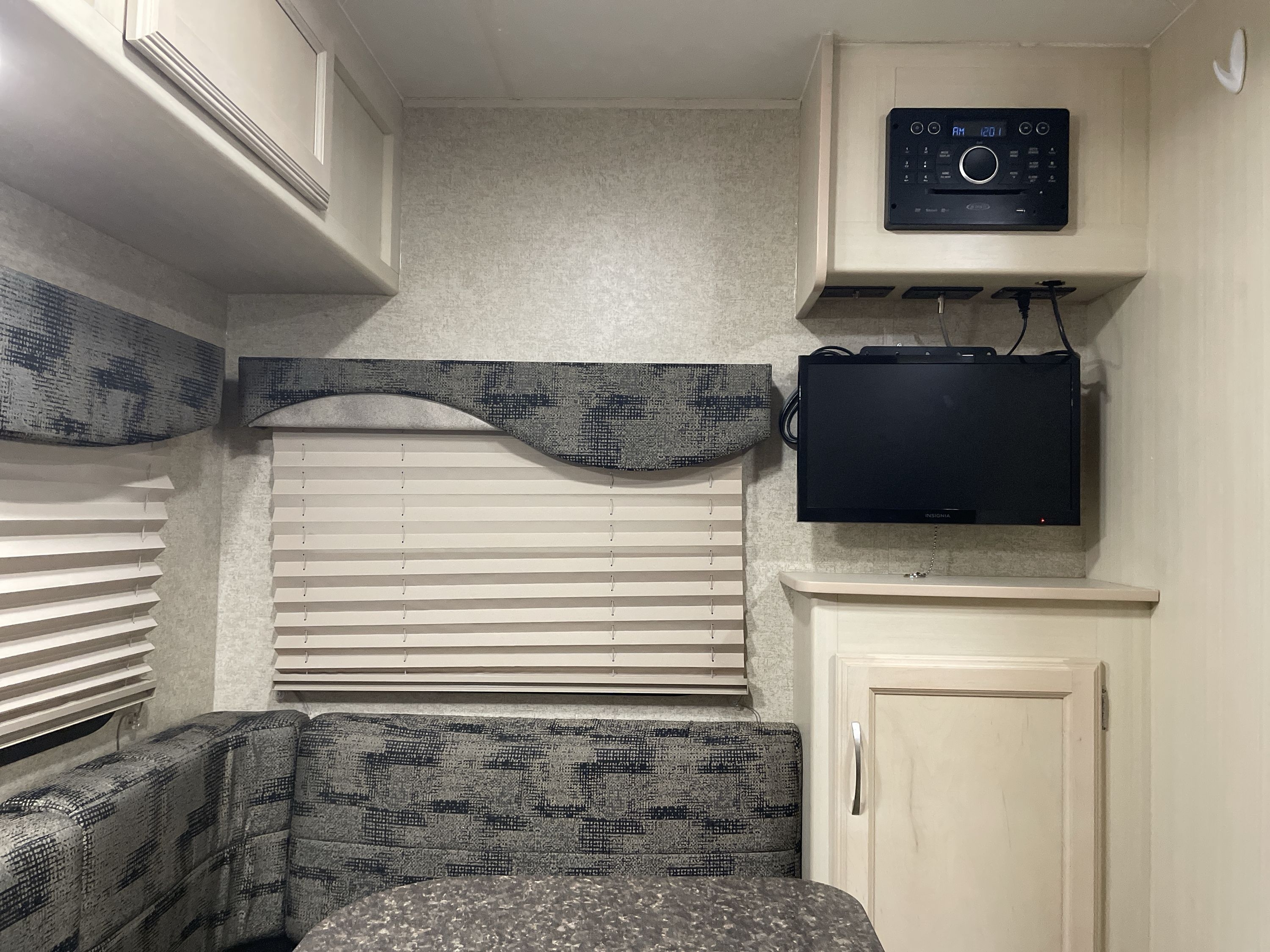 2018 Winnebago MICRO MINNIE 1705RD in golden CO